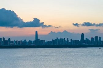 2023년 전라북도 군산시 군산 레이크시티 아이파크 분양정보입니다. 불필요한 내용은 빼고 꼭 필요한 정보만 모아서 정리하였습니다. 공급위치, 분양수, 총세대수, 입주예정월, 청약접수일, 공급대상 및 분양금액, 모집공고문, 경쟁률에 대한 정보가 있으니 필독하세요.